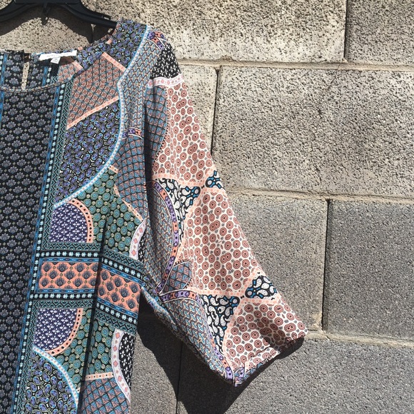 Rose + Olive Blouse Women’s 2X Floral 3/4 Sleeve Pink Blue Multi Pattern Hi Low - Picture 4 of 12